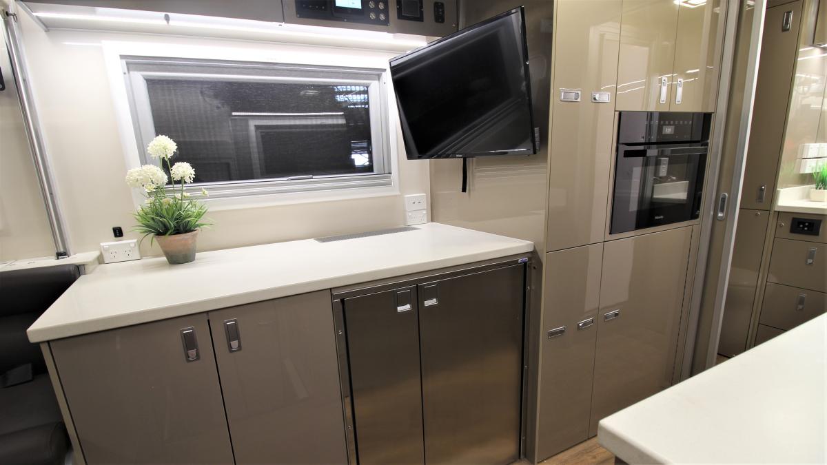 Features & Appliances